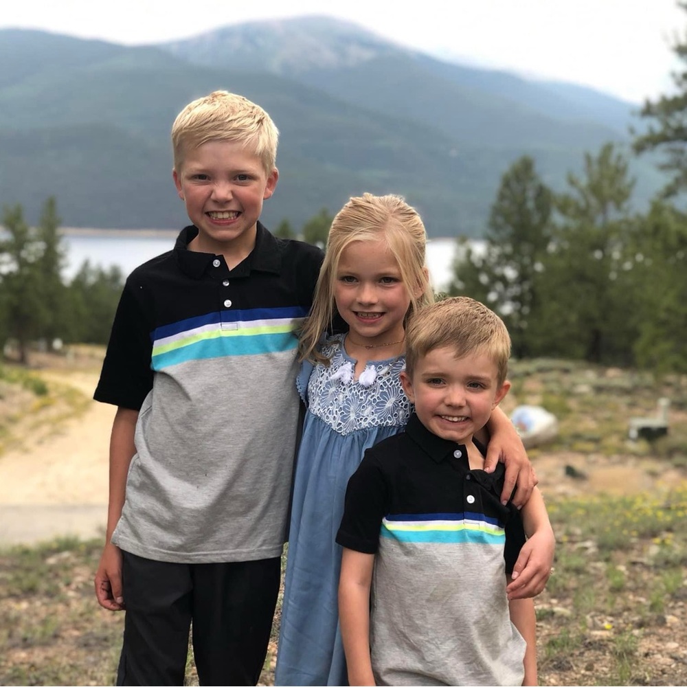 gorgeous dress in perfect condition with the cutest details